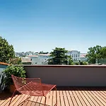 Baumhaus Serviced Living - Art & Design *