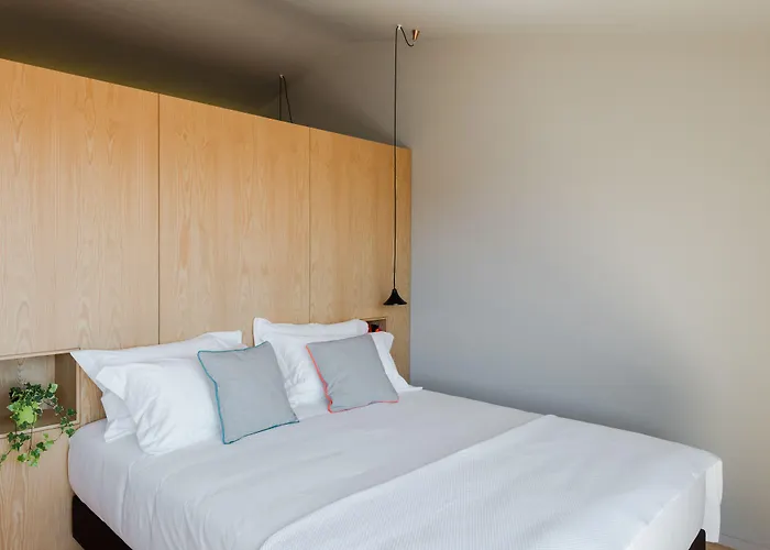 Baumhaus Serviced Living - Art & Design Porto