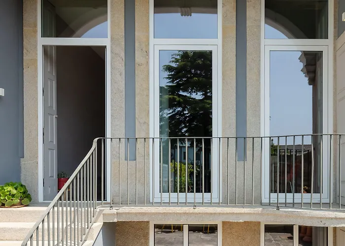 Baumhaus Serviced Living - Art & Design Apartman Porto