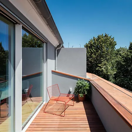 Baumhaus Serviced Living - Art & Design Apartments *