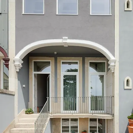 Baumhaus Serviced Living - Art & Design Apartments Porto