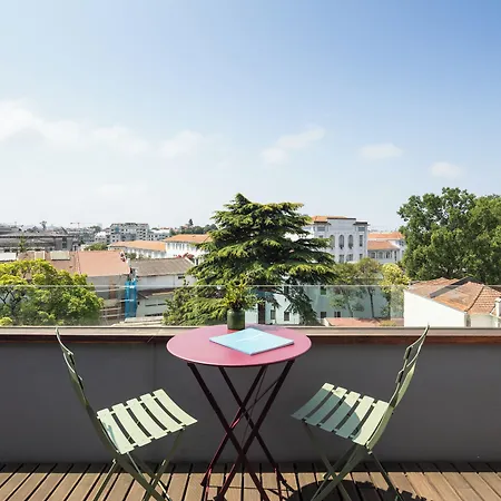 Baumhaus Serviced Living - Art & Design Porto