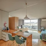 Baumhaus Serviced Living - Art & Design ポルト