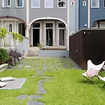 Baumhaus Serviced Living - Art & Design ポルト