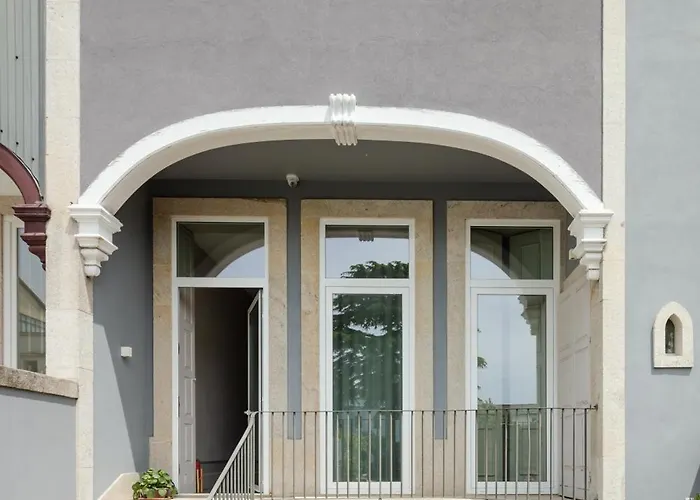 Baumhaus Serviced Living - Art & Design Oporto